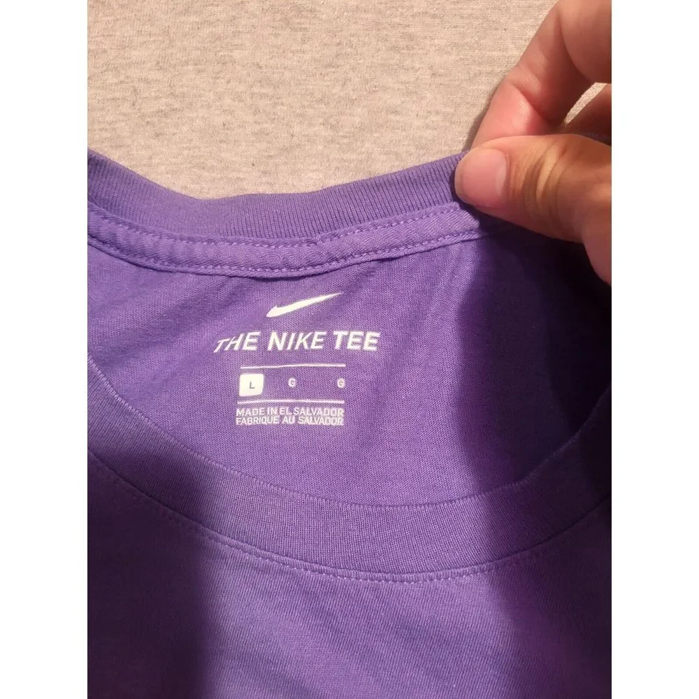 Nike The Nike Tee Mens Large Purple Multiple Swoosh Center Logo‎ Basketball